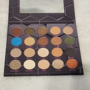 NEW Barbarella × Bee Beauty London 20 Shade Eyeshadow Palette